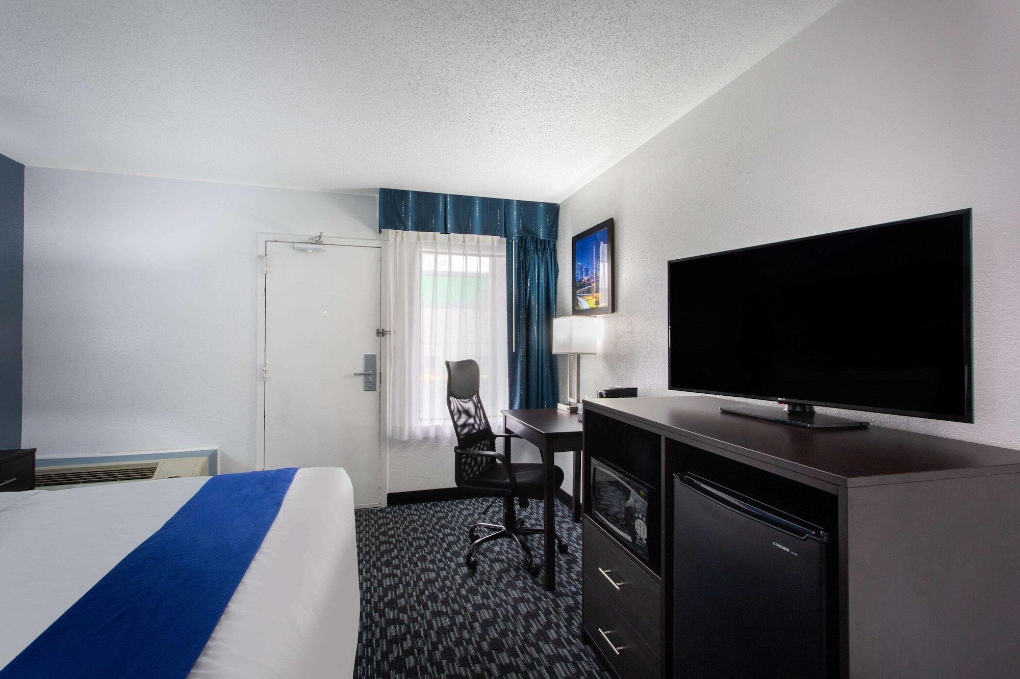 Baymont By Wyndham Charlotte University Dış mekan fotoğraf