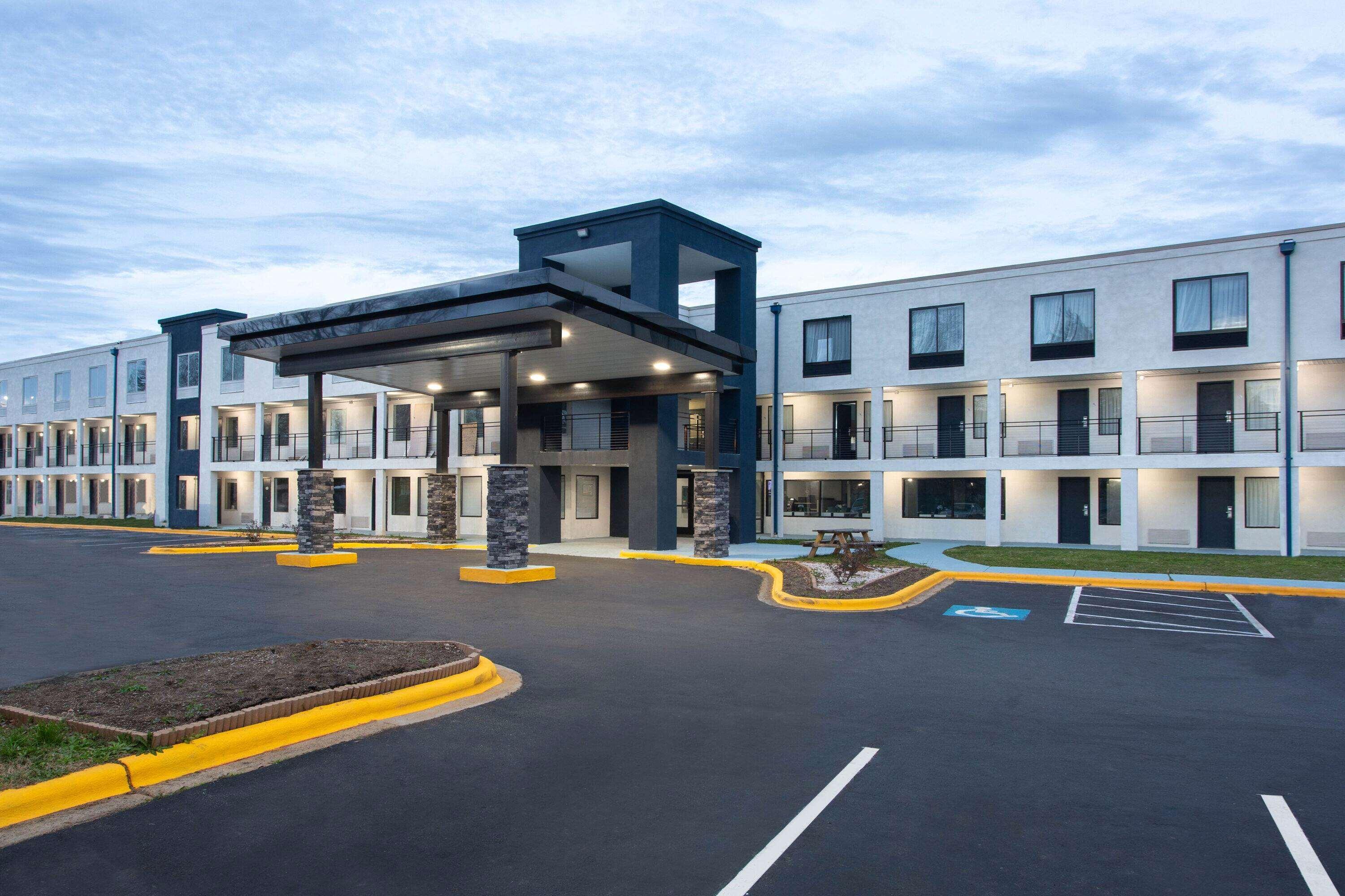 Baymont By Wyndham Charlotte University Dış mekan fotoğraf